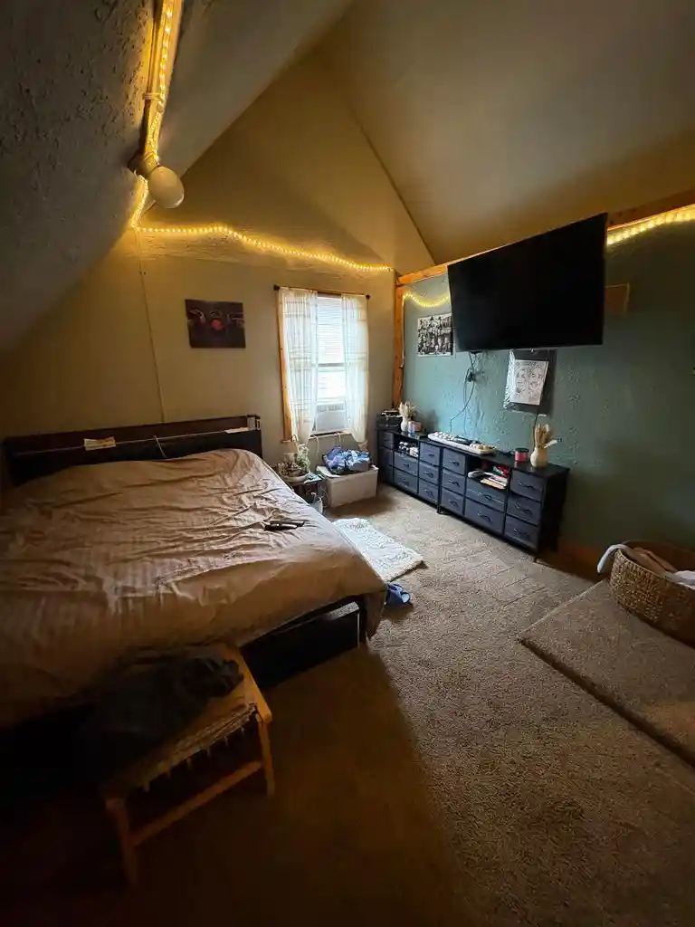 Listing Photo 3 - Condo for sale in building located at 2565 N Weil St, Milwaukee, WI 53212