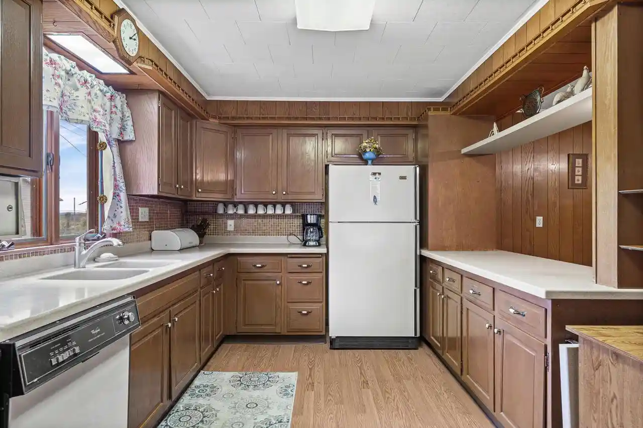 Photo 2 of Single family home for sale at 858 Vista Ct N, La Crosse, WI 54601 | MLS# 1981470 | Listing updated on 2026-10-04
