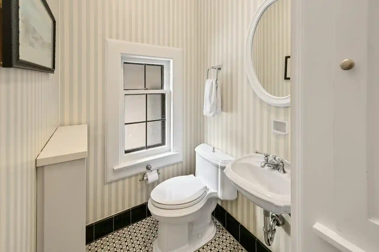 Photo 2 of Single family home for sale at 3529 N Summit Ave, Milwaukee, WI 53211 | MLS# 1981471 | Listing updated on 2026-09-27