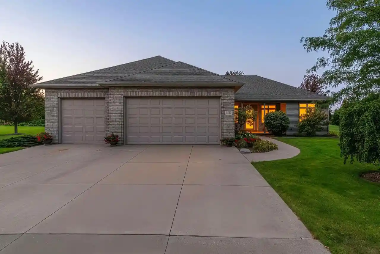 Photo 1 of Single family home for sale at 442 Windmill Dr, Kaukauna, WI 54130 | MLS# 50332994 | Listing updated on 2026-09-21
