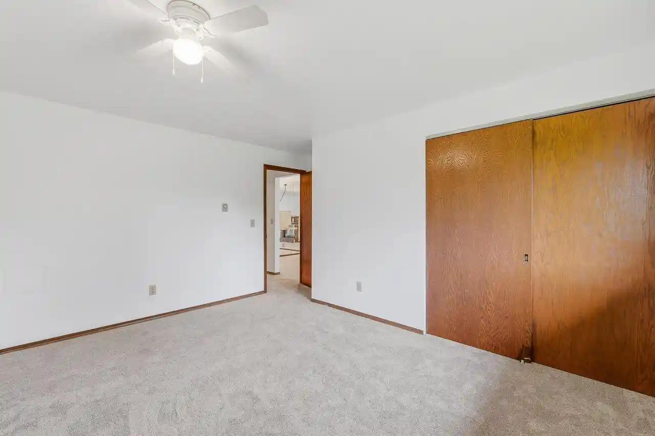 Listing Photo 4 - Condo for sale in building located at 1737 Maricopa Dr, Oshkosh, WI 54904 - Unit #C