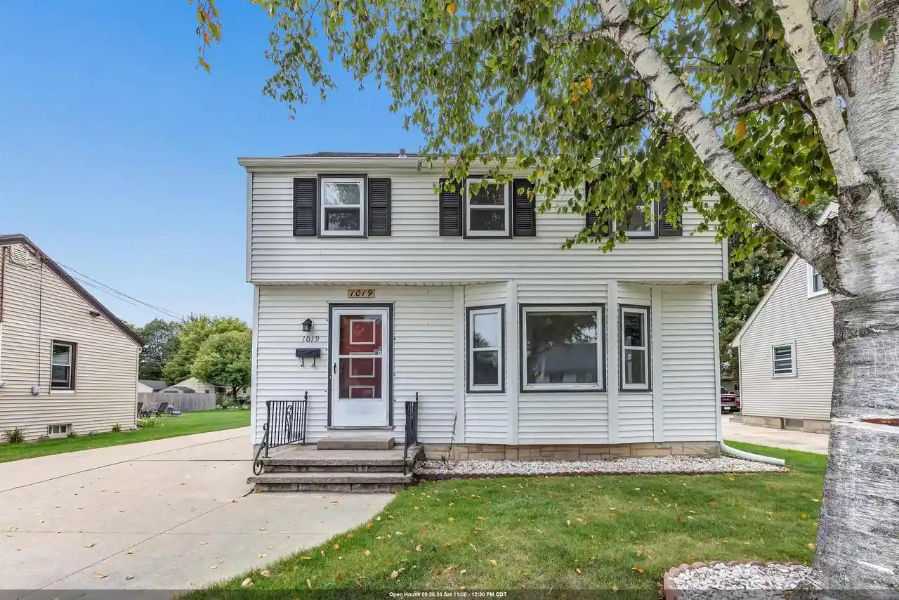 Single family home for sale at 1019 Marshall Ave, Green Bay, WI 54303 | MLS# 50332998