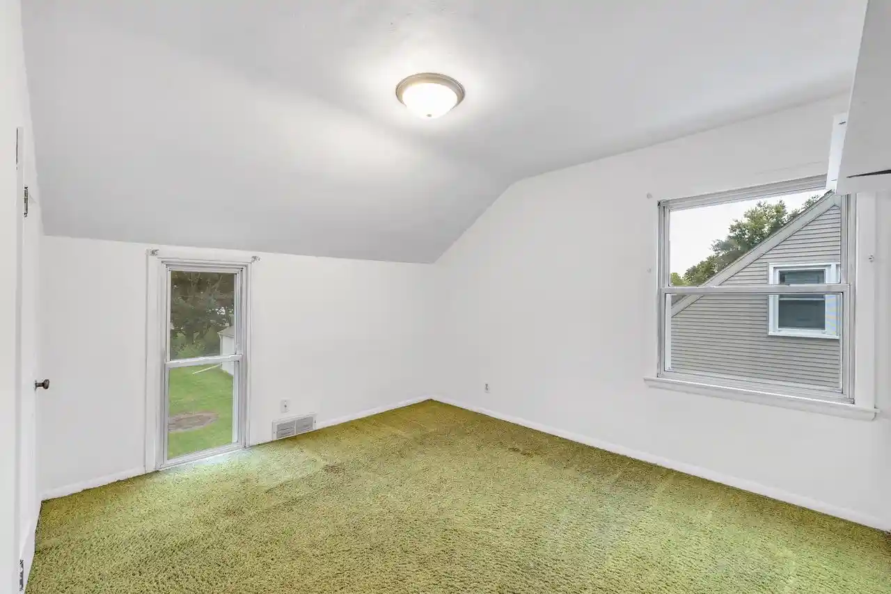 Photo 4 of Single family home for sale at 1019 Marshall Ave, Green Bay, WI 54303 | MLS# 50332998 | Listing updated on 2026-09-22