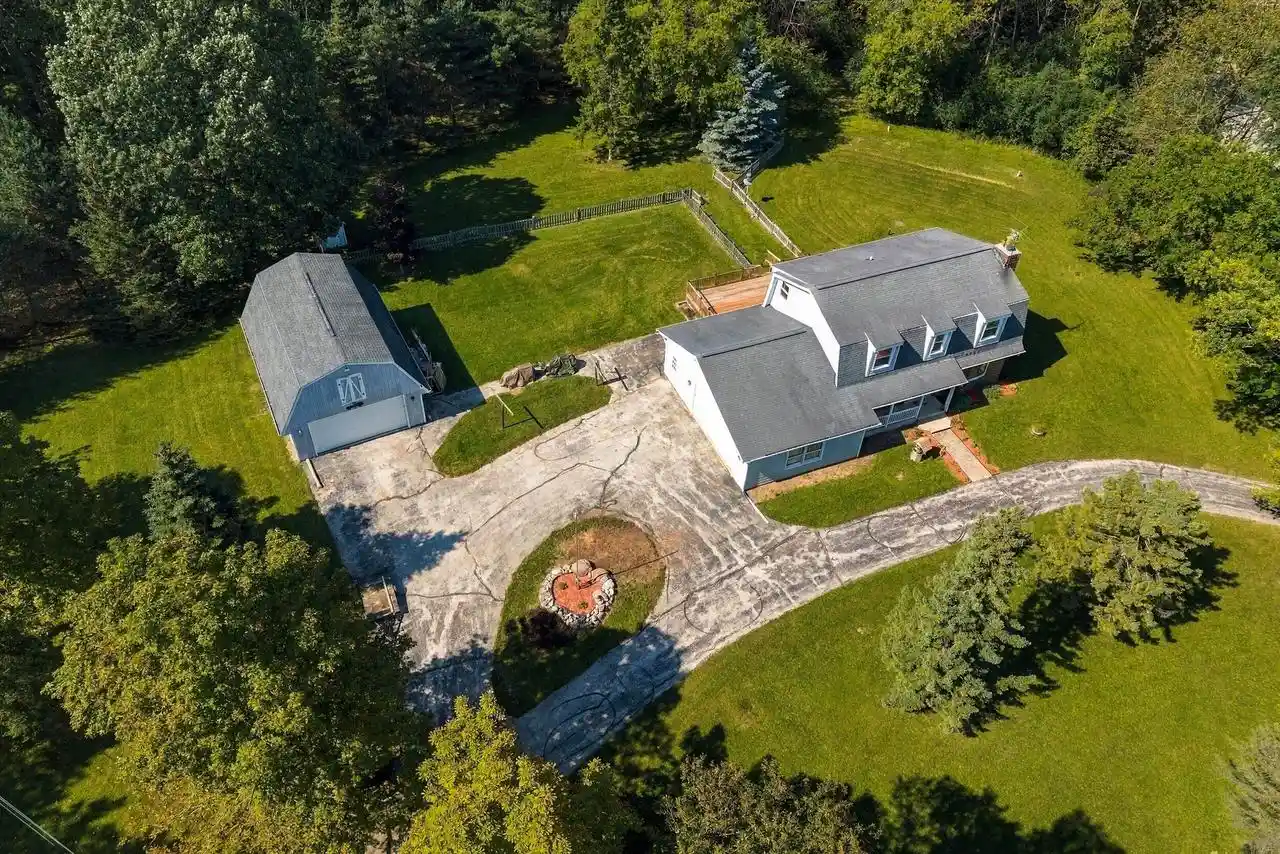 Photo 1 of Single family home for sale at 1582 Edgewater Ct, Grafton, WI 53024 | MLS# 1981479 | Listing updated on 2026-10-07