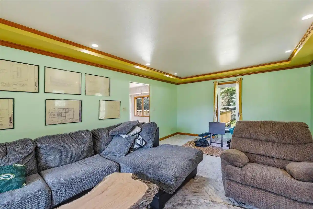 Photo 3 of Single family home for sale at 1582 Edgewater Ct, Grafton, WI 53024 | MLS# 1981479 | Listing updated on 2026-10-07
