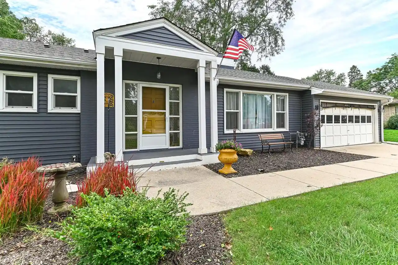 Photo 1 of Single family home for sale at 3817 Maryland Ave, Elmwood Park, WI 53405 | MLS# 1981480 | Listing updated on 2026-10-09
