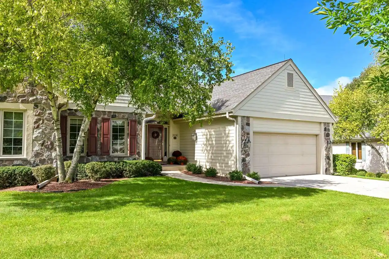 Condo for sale at 2636 W Lake Forest Ct, Mequon, WI 53092 | MLS# 1981482