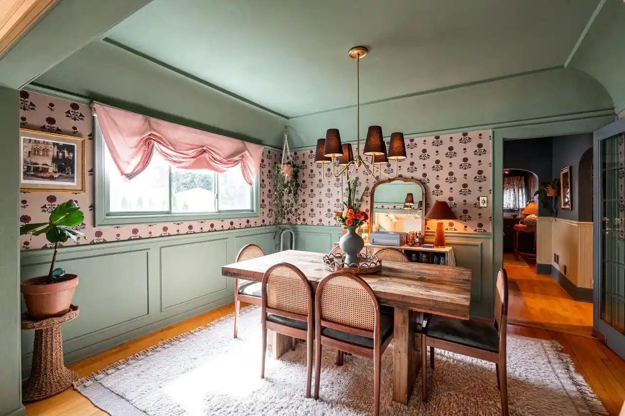 Photo 4 of Single family home for sale at 5861 N Bay Ridge Ave, Milwaukee, WI 53217 | MLS# 1981490 | Listing updated on 2026-10-08