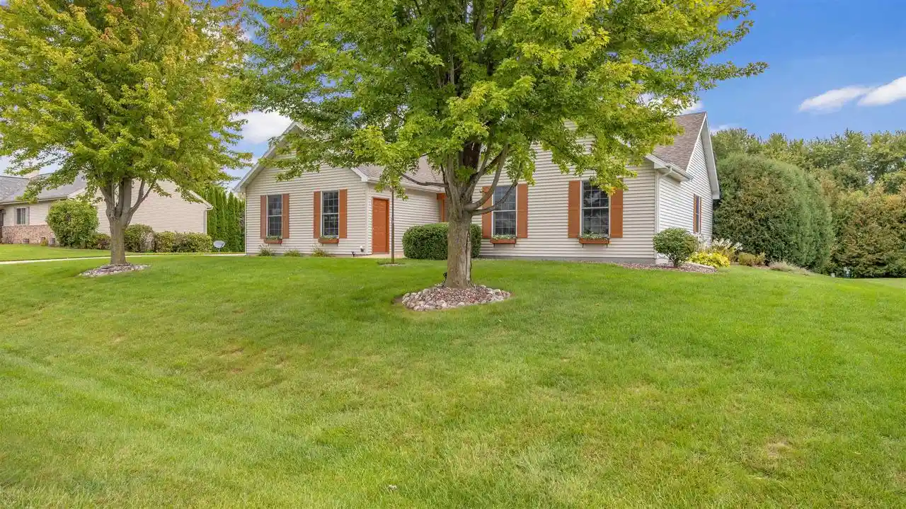 Photo 1 of Single family home for sale at N6519 Canterbury Ln, Fond Du Lac, WI 54937 | MLS# 50333005 | Listing updated on 2026-09-23