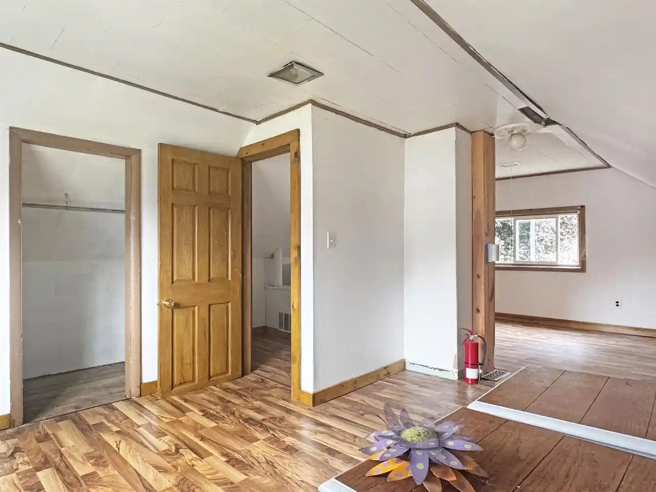 Photo 3 of Single family home for sale at 2100 14th Avenue, Menominee, MI 49858 | MLS# 50333008 | Listing updated on 2026-10-06