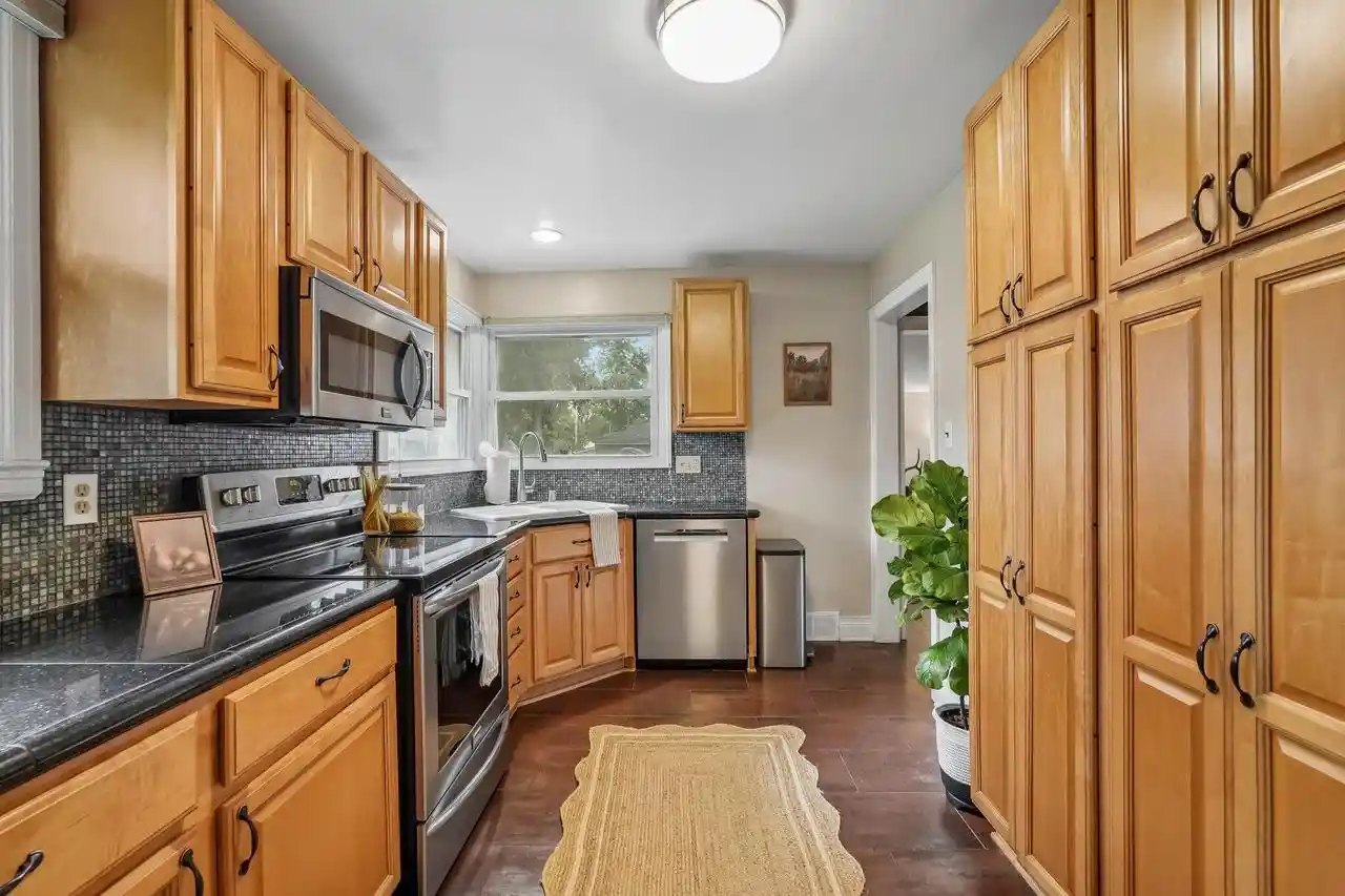 Photo 3 of Single family home for sale at 180 N Elmridge Ave, Brookfield, WI 53005 | MLS# 1981498 | Listing updated on 2026-09-25