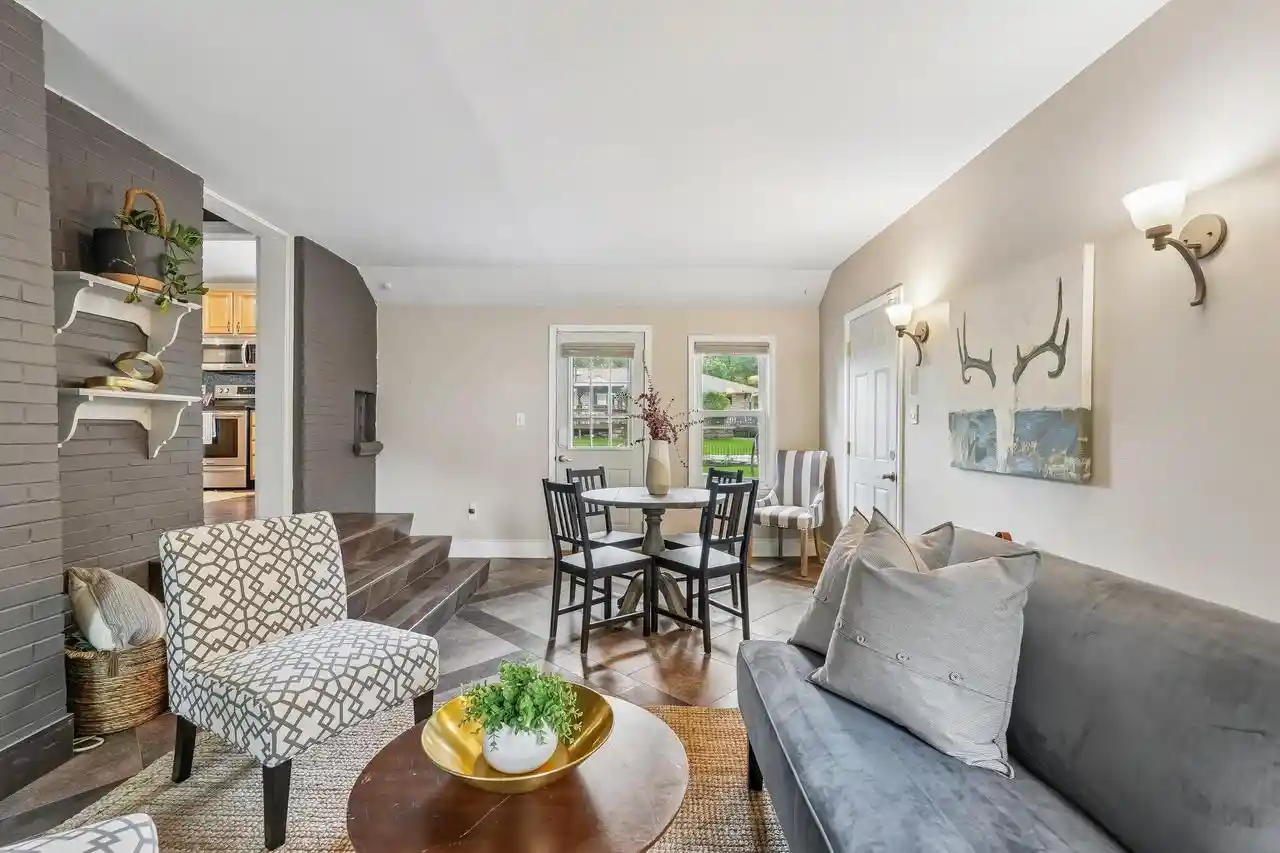 Photo 4 of Single family home for sale at 180 N Elmridge Ave, Brookfield, WI 53005 | MLS# 1981498 | Listing updated on 2026-09-25