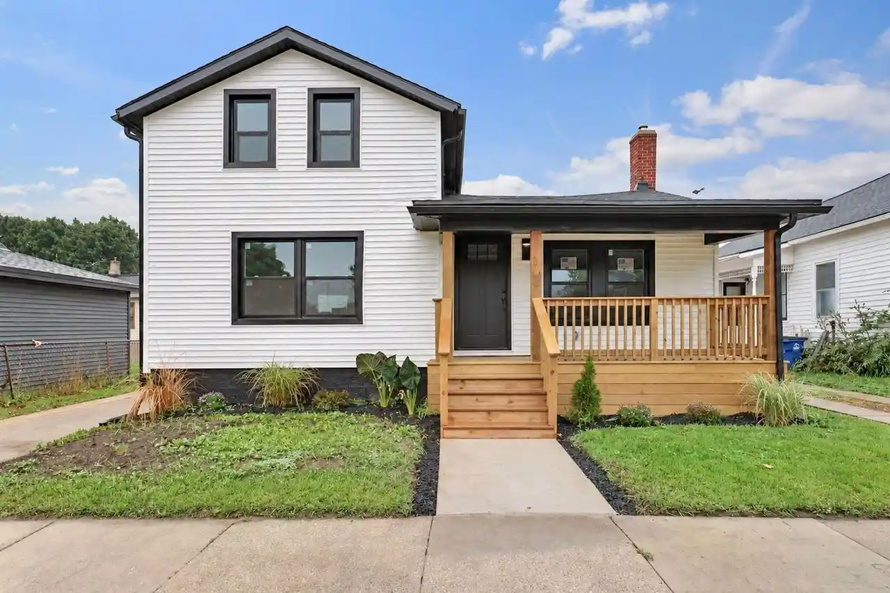 Photo 1 of Single family home for sale at 1236 Grand Ave, Racine, WI 53403 | MLS# 1981497 | Listing updated on 2026-09-21