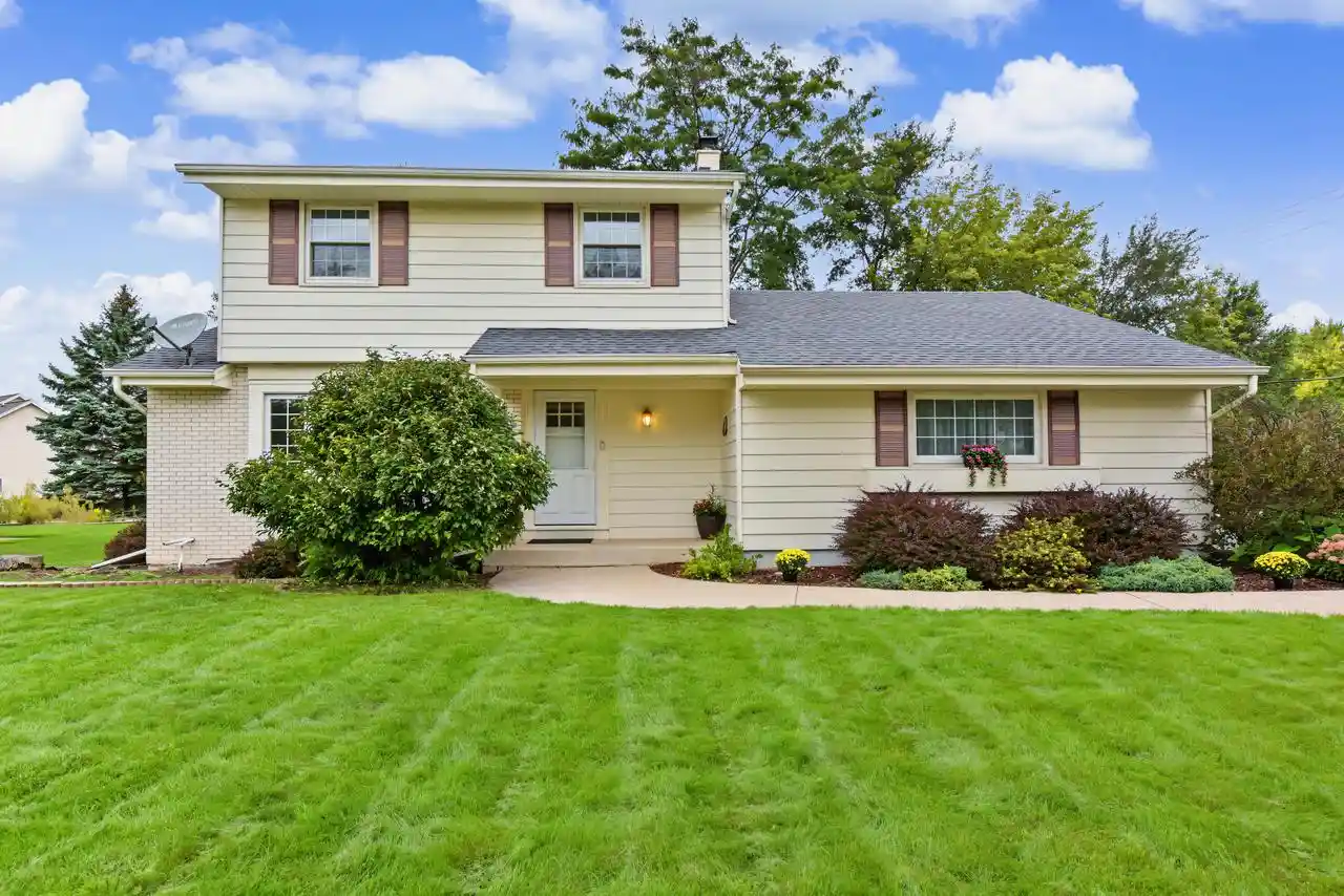 Photo 1 of Single family home for sale at 14000 W Wilbur Dr, New Berlin, WI 53151 | MLS# 1981501 | Listing updated on 2026-09-27
