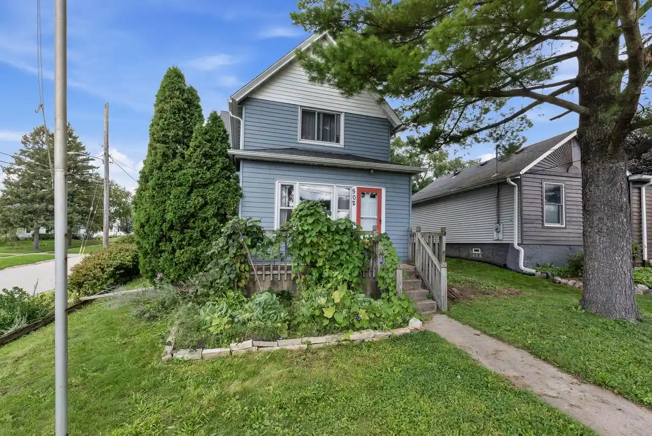 Photo 1 of Single family home for sale at 502 Union St, Hartford, WI 53027 | MLS# 1981506 | Listing updated on 2026-09-30
