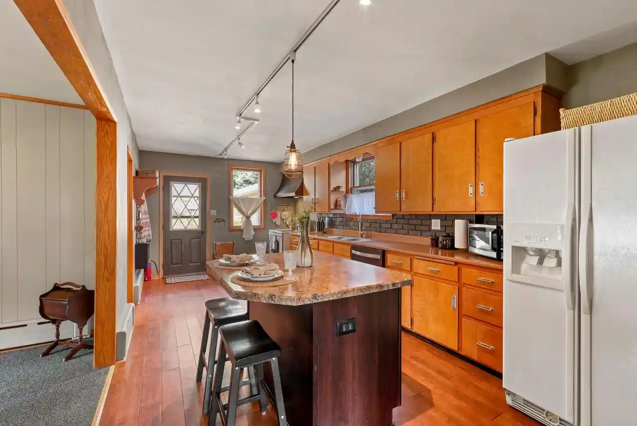 Photo 3 of Single family home for sale at 502 Union St, Hartford, WI 53027 | MLS# 1981506 | Listing updated on 2026-09-30