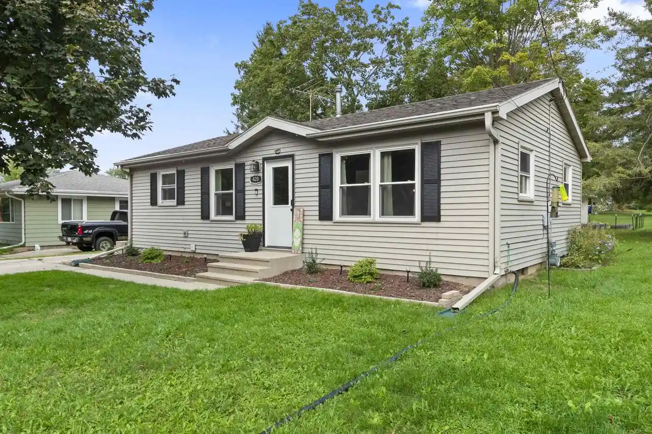 Photo 2 of Single family home for sale at 420 S Milwaukee Ave, Oconto Falls, WI 54154 | MLS# 50333013 | Listing updated on 2026-09-29
