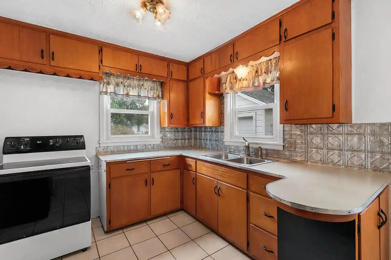 Photo 3 of Single family home for sale at 1030 Hickory Hl Dr, Green Bay, WI 54304 | MLS# 50333017 | Listing updated on 2026-09-22