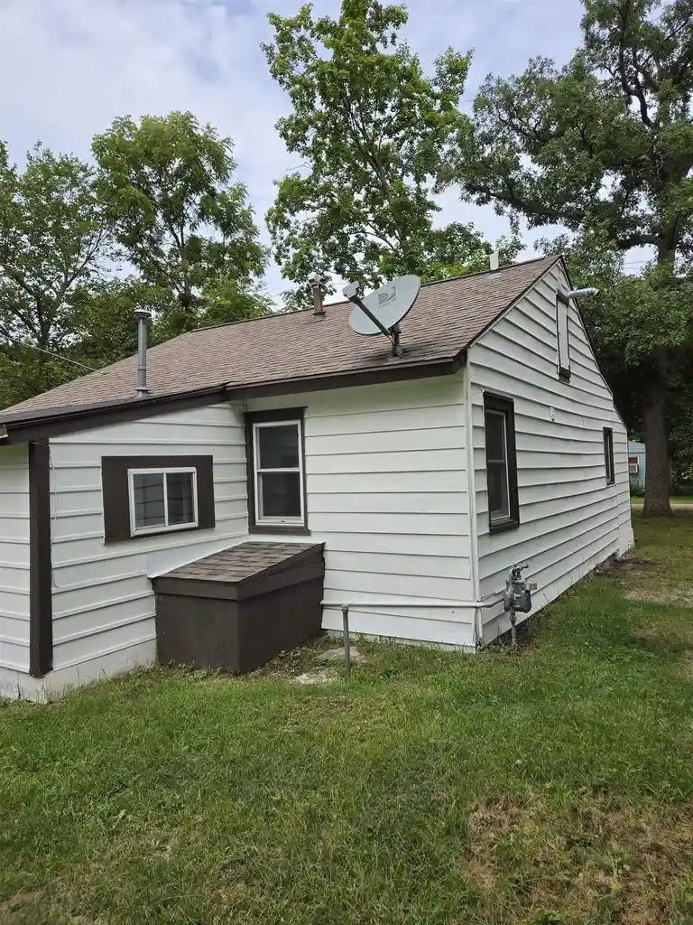 Photo 3 of Single family home for sale at 234 E South Ave, Beloit, WI 53511 | MLS# 2033114 | Listing updated on 2026-09-21