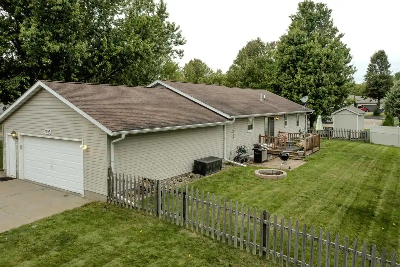 Photo 3 of Single family home for sale at 1308 Quaw St, Wausau, WI 54401 | MLS# 22604678 | Listing updated on 2026-09-23