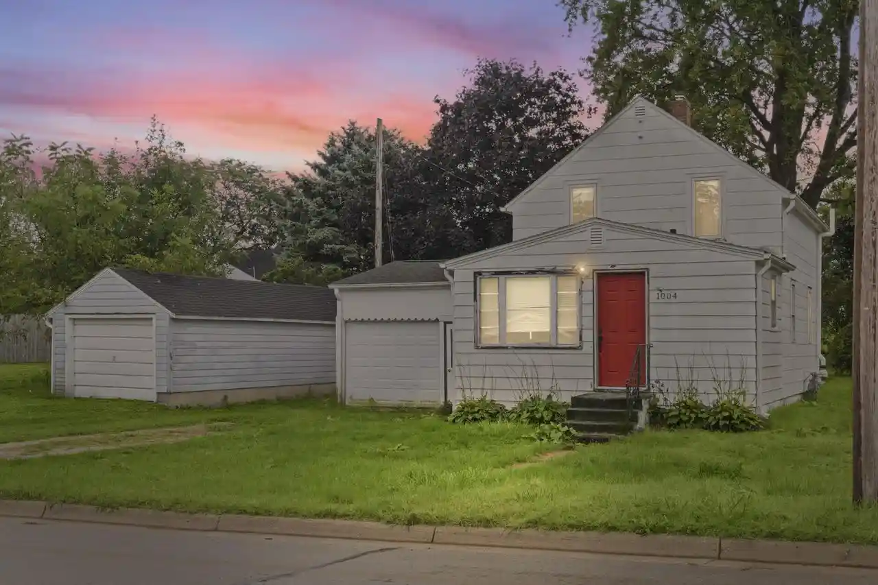 Photo 1 of Sale Pending at 1004 E Main St, Caledonia, MN 55921 | MLS# 1981514 | Listing updated on 2026-10-03