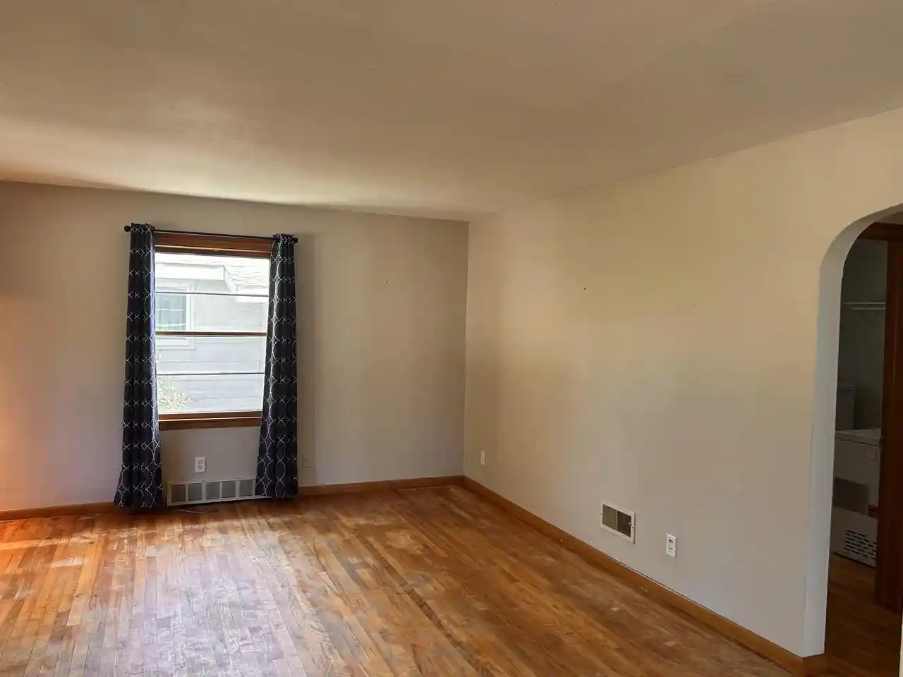 Photo 3 of Single family home for sale at 3009 Hall Ave, Marinette, WI 54143 | MLS# 50333020 | Listing updated on 2026-09-22