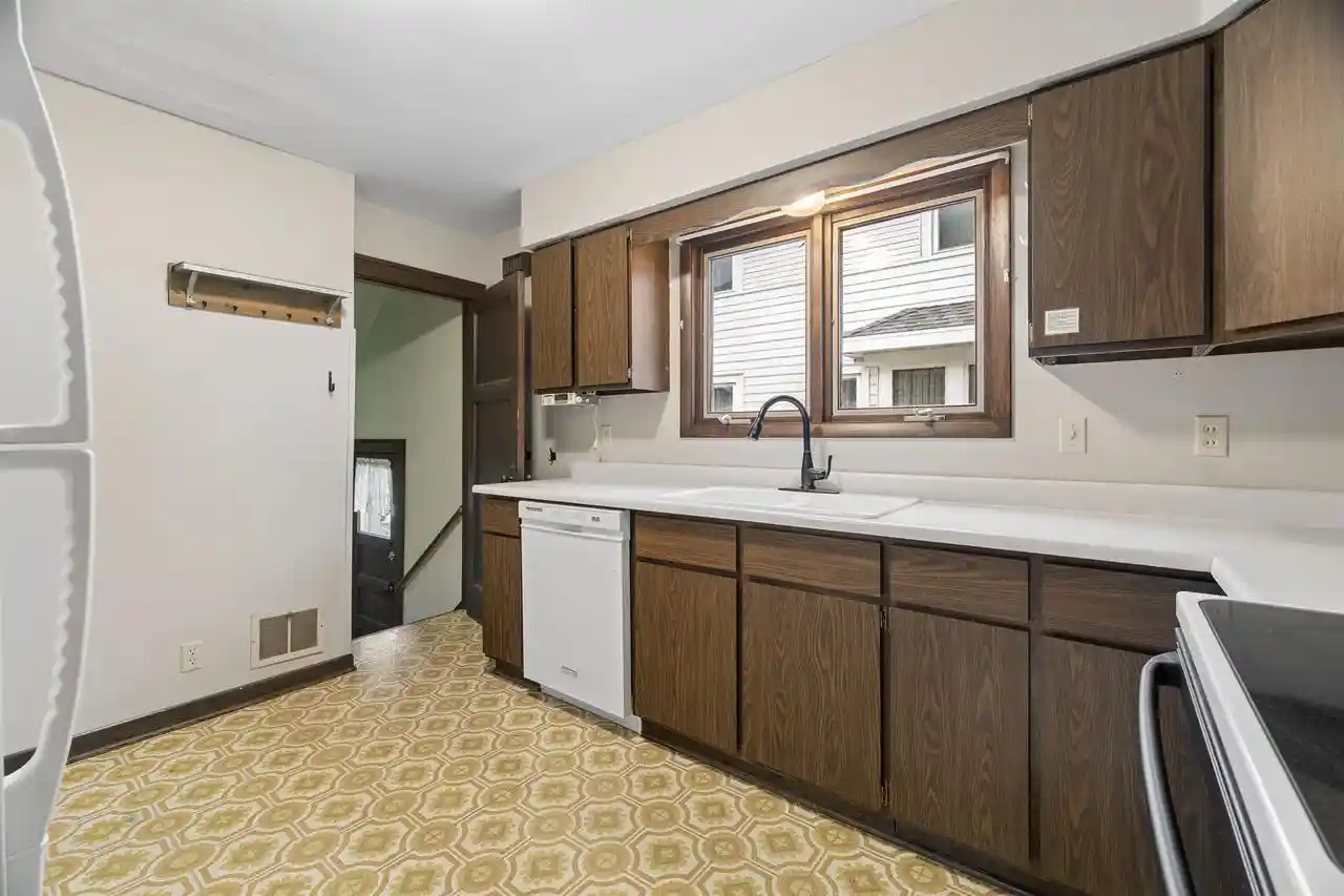 Photo 2 of Single family home for sale at 405 Ellis St, Fond Du Lac, WI 54935 | MLS# 50333026 | Listing updated on 2026-09-23