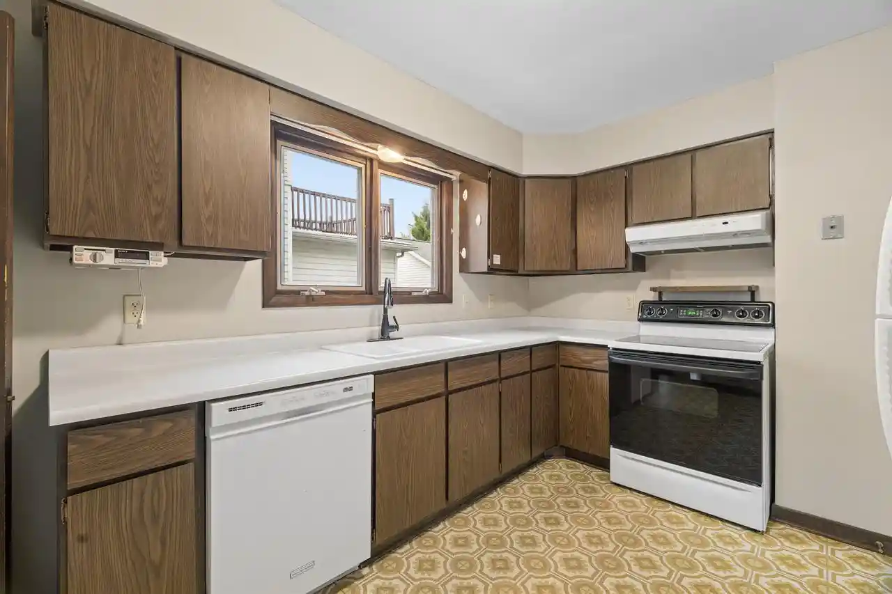 Photo 3 of Single family home for sale at 405 Ellis St, Fond Du Lac, WI 54935 | MLS# 50333026 | Listing updated on 2026-09-23