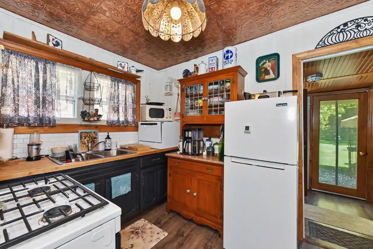 Photo 4 of Single family home for sale at 3329 Harrison St, Kansasville, WI 53139 | MLS# 1981526 | Listing updated on 2026-09-30