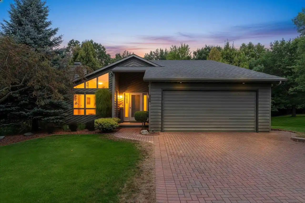 Photo 1 of Single family home for sale at 1409 N Bay Highlands Dr, Green Bay, WI 54311 | MLS# 50333029 | Listing updated on 2026-09-21