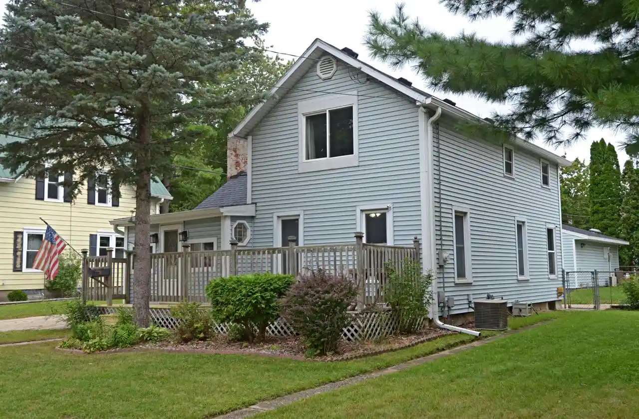 Photo 1 of Single family home for sale at 606 W Sherman Ave, Fort Atkinson, WI 53538 | MLS# 2033135 | Listing updated on 2026-09-21