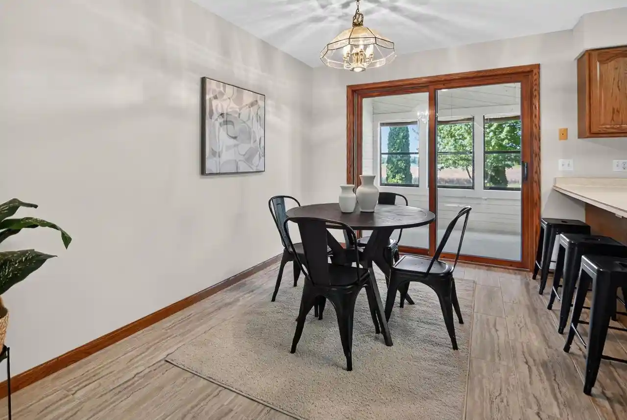 Photo 3 of Sale Pending at 818 Edgemore Dr, Sun Prairie, WI 53590 | MLS# 2033138 | Listing updated on 2026-09-29