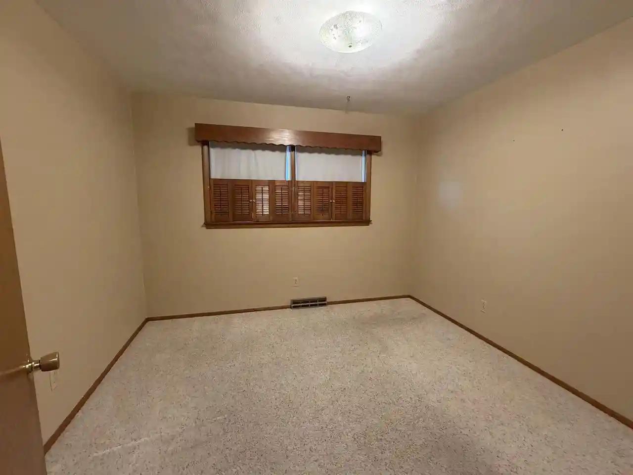 Photo 3 of Single family home for sale at 2211 E Easy St, Beloit, WI 53511 | MLS# 2033139 | Listing updated on 2026-09-21