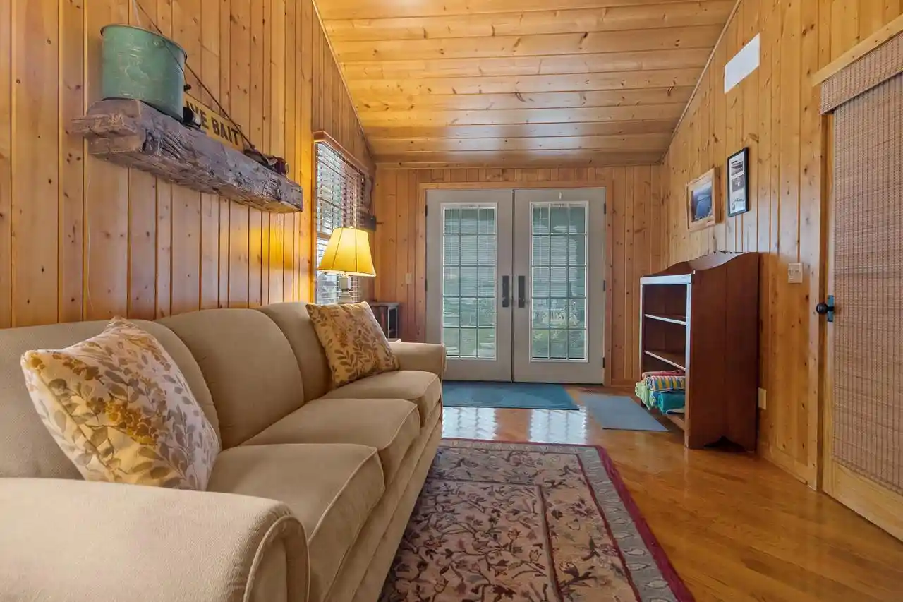 Photo 4 of Single family home for sale at 264 W Park Dr, Twin Lakes, WI 53181 | MLS# 1981543 | Listing updated on 2026-09-25