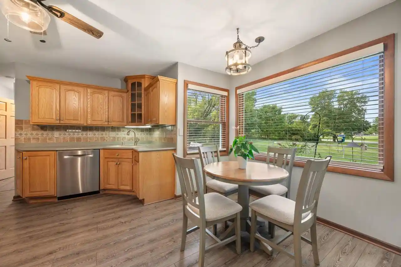 Photo 4 of Single family home for sale at 1324 W Paradise Ct, Glendale, WI 53209 | MLS# 1981544 | Listing updated on 2026-10-02