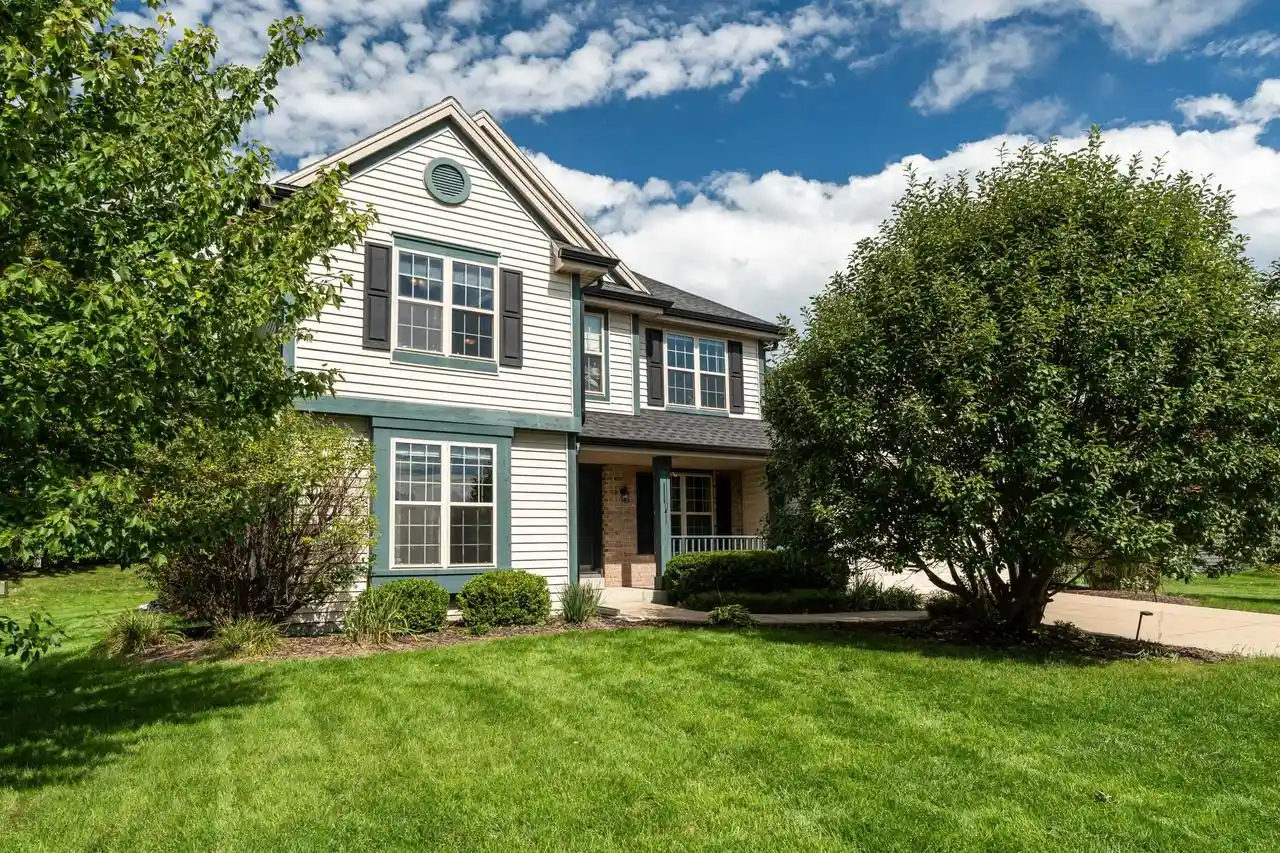 Single family home for sale at 3762 E Stargrass Ln, Oak Creek, WI 53154 | MLS# 1981547
