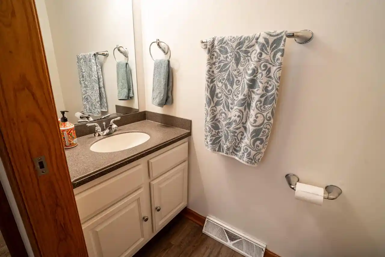 Photo 4 of Single family home for sale at 3762 E Stargrass Ln, Oak Creek, WI 53154 | MLS# 1981547 | Listing updated on 2026-10-07