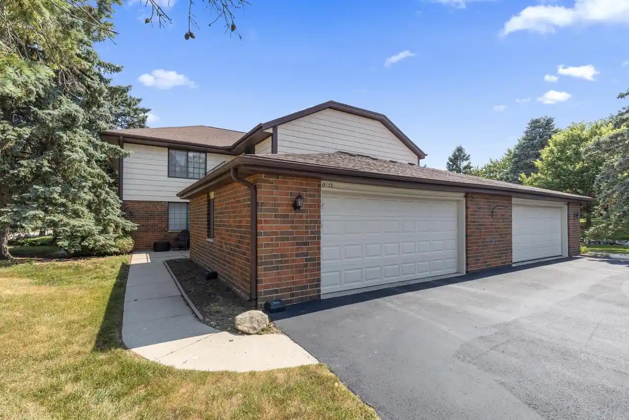 Photo 1 of Condo for sale at 8122 S Legend Dr, Franklin, WI 53132 | MLS# 1981552 | Listing updated on 2026-09-23