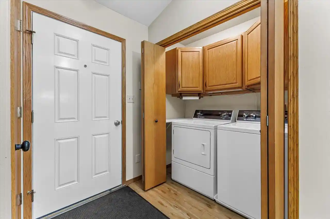 Photo 3 of Condo for sale at 941 W York St, Oak Creek, WI 53154 | MLS# 1981553 | Listing updated on 2026-09-26