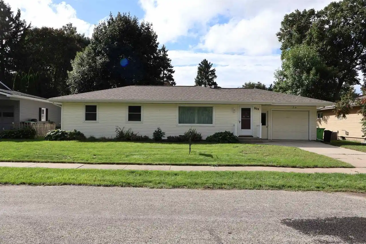 Photo 1 of Single family home for sale at 809 North St, Beaver Dam, WI 53916 | MLS# 2033145 | Listing updated on 2026-09-30