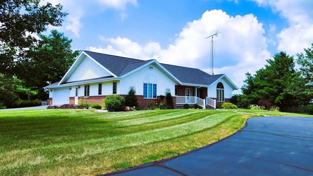 Photo 3 of Single family home for sale at 11056 Center Rd, Durand, IL 61024 | MLS# 2033147 | Listing updated on 2026-09-22