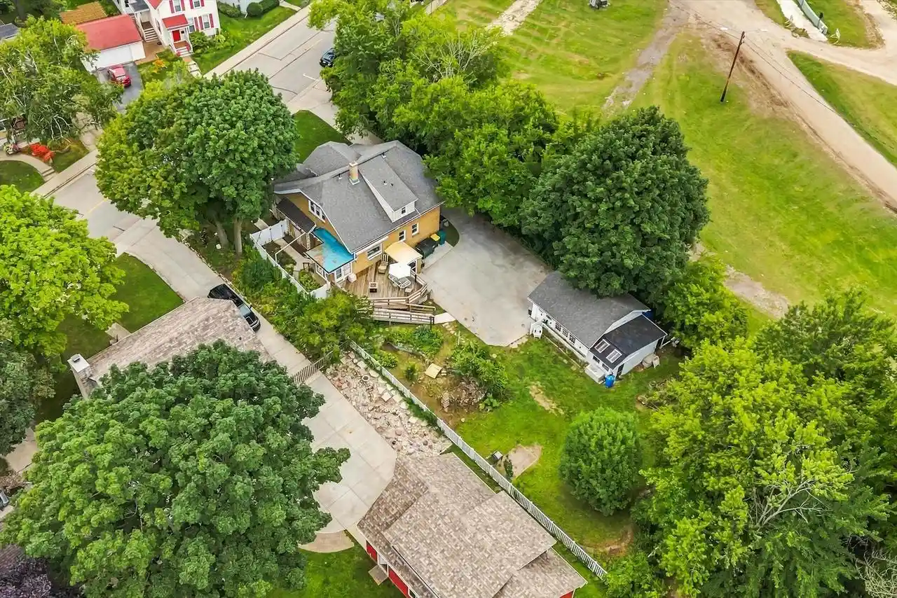 Photo 3 of Single family home for sale at W65n780 Washington Ave, Cedarburg, WI 53012 | MLS# 1981559 | Listing updated on 2026-09-25