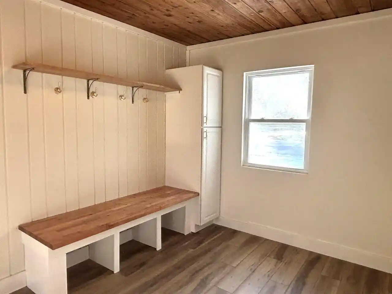 Photo 4 of Single family home for sale at 828 N Harmony Dr, Janesville, WI 53545 | MLS# 2033152 | Listing updated on 2026-10-08