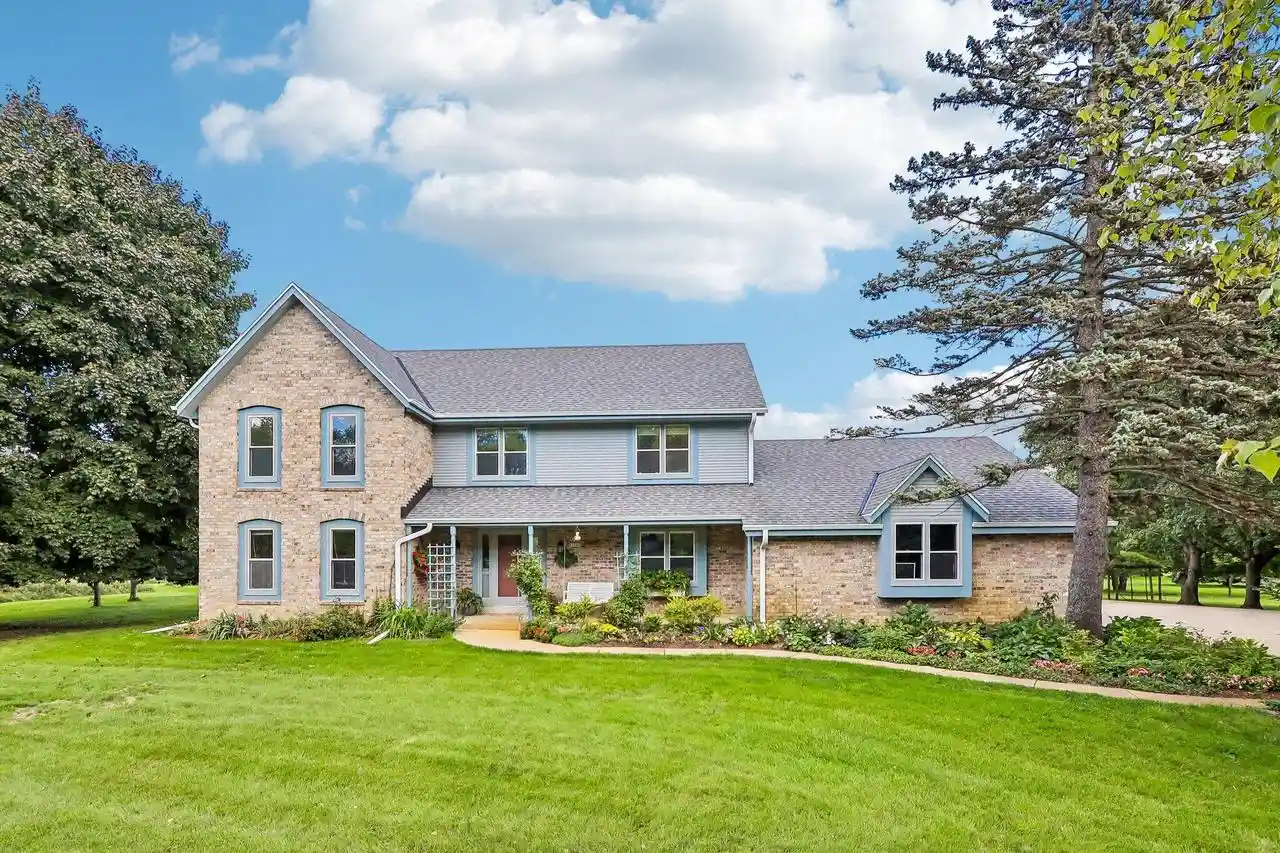 Photo 1 of Single family home for sale at W284n3580 Old N Shore Dr, Pewaukee, WI 53072 | MLS# 1981567 | Listing updated on 2026-09-26