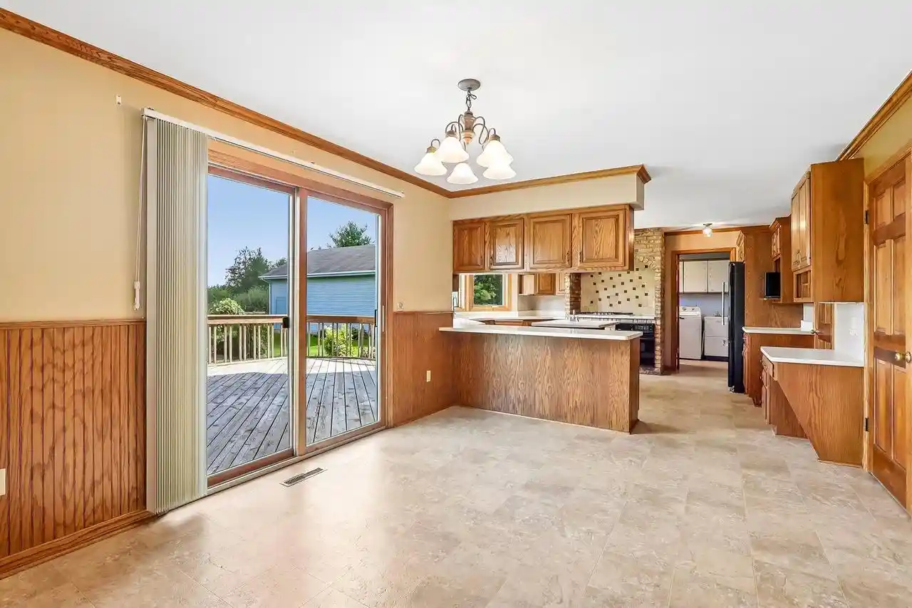 Photo 4 of Single family home for sale at W284n3580 Old N Shore Dr, Pewaukee, WI 53072 | MLS# 1981567 | Listing updated on 2026-09-26