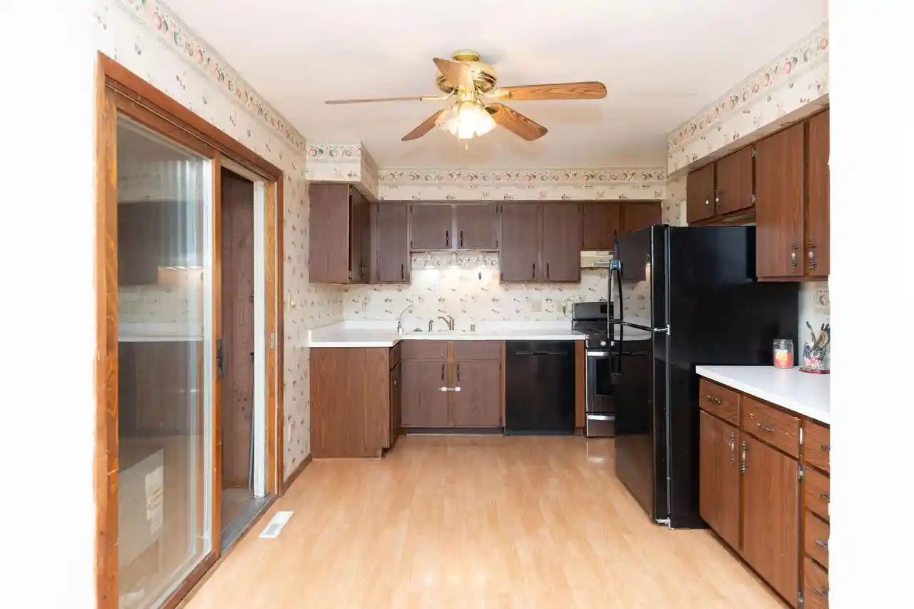 Photo 3 of Single family home for sale at 713 Oxford Dr, Hartland, WI 53029 | MLS# 1981571 | Listing updated on 2026-09-22