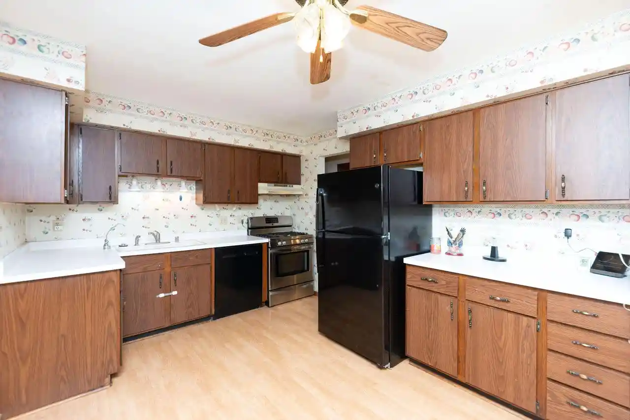 Photo 3 of Single family home for sale at 713 Oxford Dr, Hartland, WI 53029 | MLS# 1981571 | Listing updated on 2026-09-22