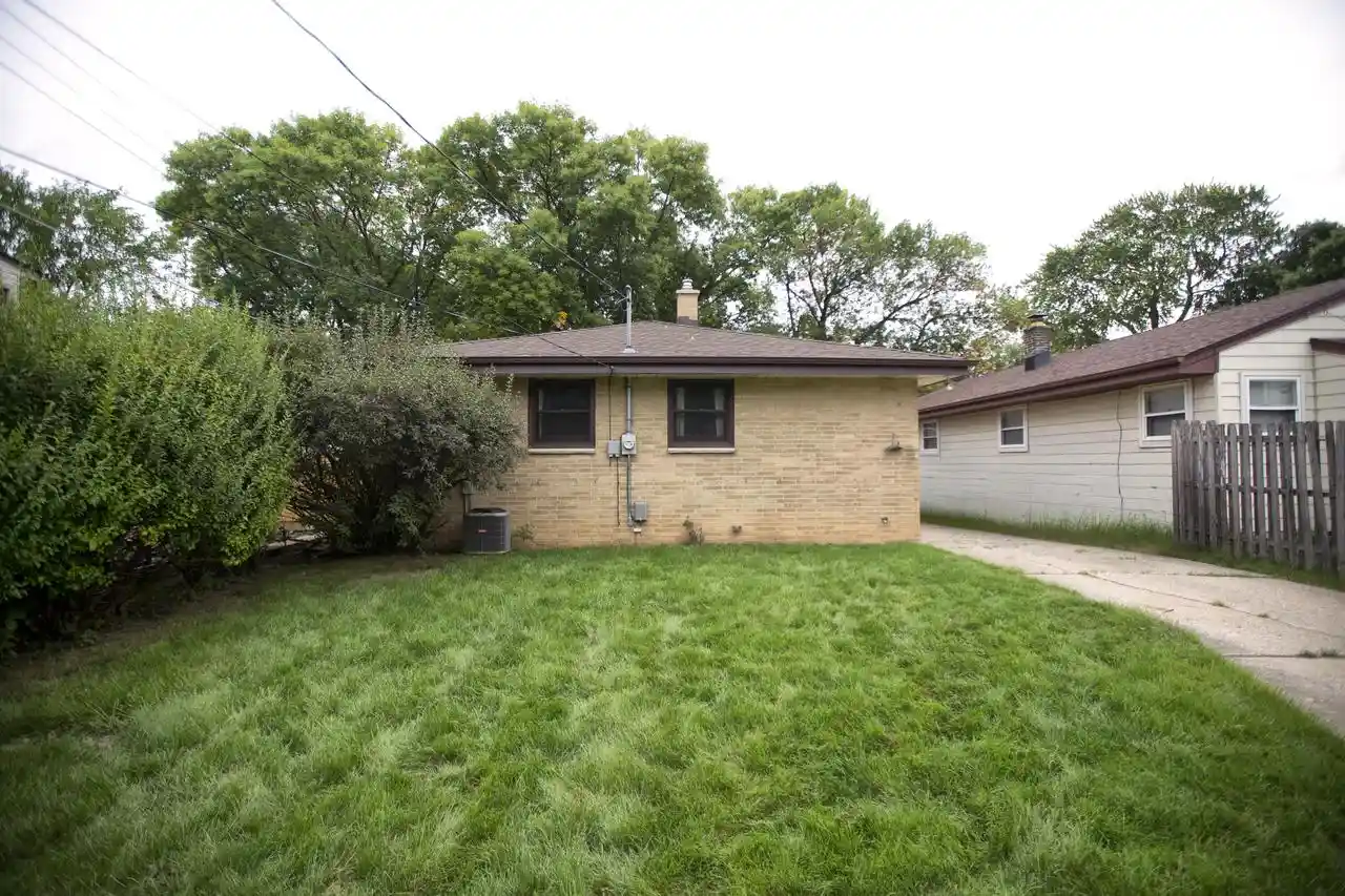 Photo 4 of Single family home for sale at 3115 S 95th Street, Milwaukee, WI 53227 | MLS# 1981573 | Listing updated on 2026-10-03