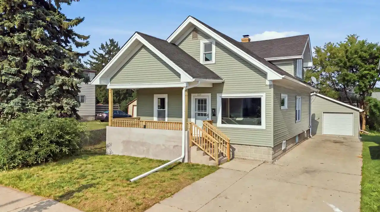 Photo 1 of Single family home for sale at 1341 Ohio St, Racine, WI 53405 | MLS# 1981582 | Listing updated on 2026-09-22
