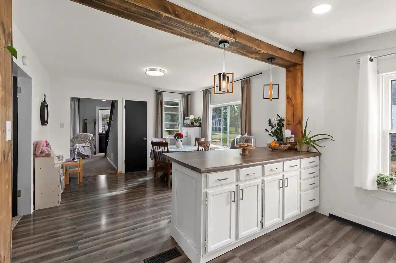 Photo 3 of Single family home for sale at 811 S Lafayette St, Shawano, WI 54166 | MLS# 50333048 | Listing updated on 2026-09-22